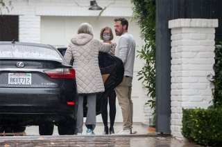 *EXCLUSIVE* Brentwood, CA  - Ben Affleck's mother, Christopher Anne Boldt, stopped by the Affleck's to drop off a few Christmas gifts. Ben and his daughter Violet give Ben's mom a warm hug before having her board a ride home. Before leaving, Ben gives his mother a gift wrapped in silver gift wrap

Pictured: Ben Affleck

BACKGRID USA 23 DECEMBER 2021 

USA: +1 310 798 9111 / usasales@backgrid.com

UK: +44 208 344 2007 / uksales@backgrid.com

*UK Clients - Pictures Containing Children
Please Pixelate Face Prior To Publication*