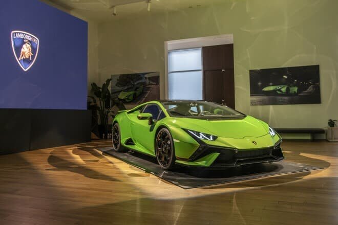 Lamborghini New Huracán Tecnica debut in New York