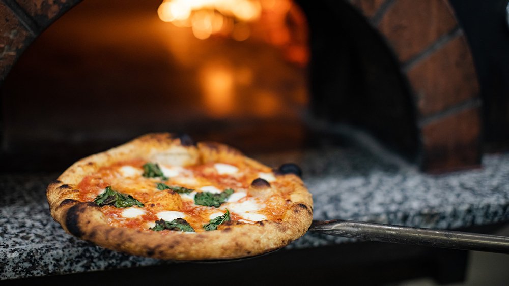margherita pizza wood fired oven