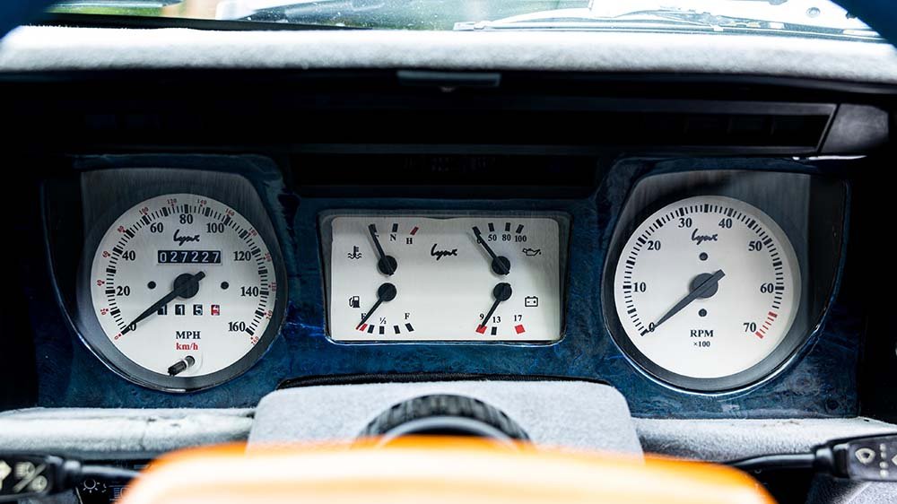 The 1987 Jaguar XJ-S V12 HE Lynx Eventer by Paolo Gucci's instrument panel