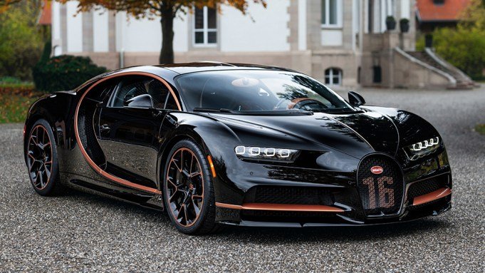 Bugatti Unveils the Closing 1,500 HP Chiron