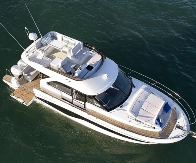 Beneteau’s New Antares Flagship – LUXUO