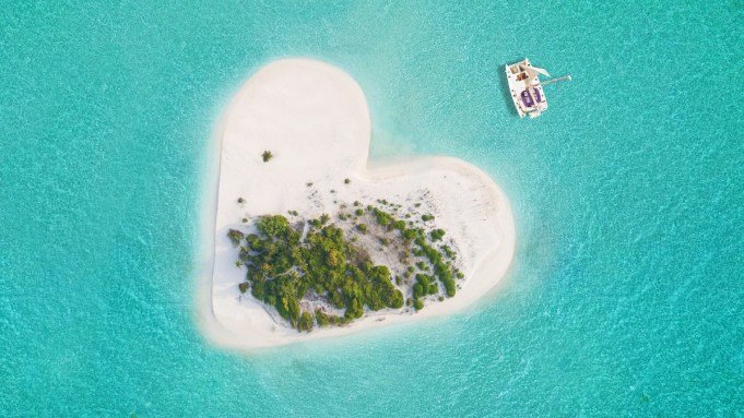 The 8 Greatest Valentine’s Day Constitution Yachts for the Final Romantic Getaway