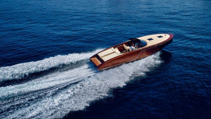 5 Fashionable Runabout Boats That Pay Homage to Basic Designs