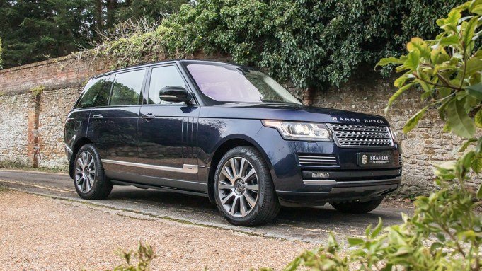 Queen Elizabeth II’s 2016 Vary Rover May Be Yours for 5,000