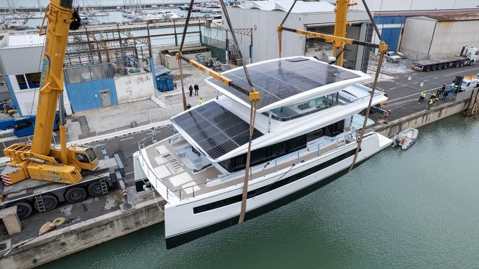 This New 62-Foot Photo voltaic-Electrical Catamaran Is Topped by a Luxe Skylounge